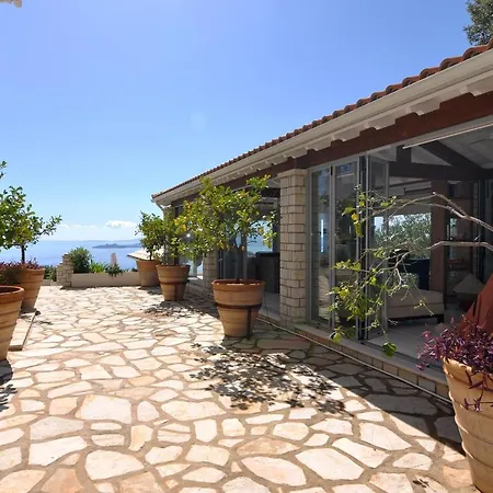 Plakero Estate Villa *